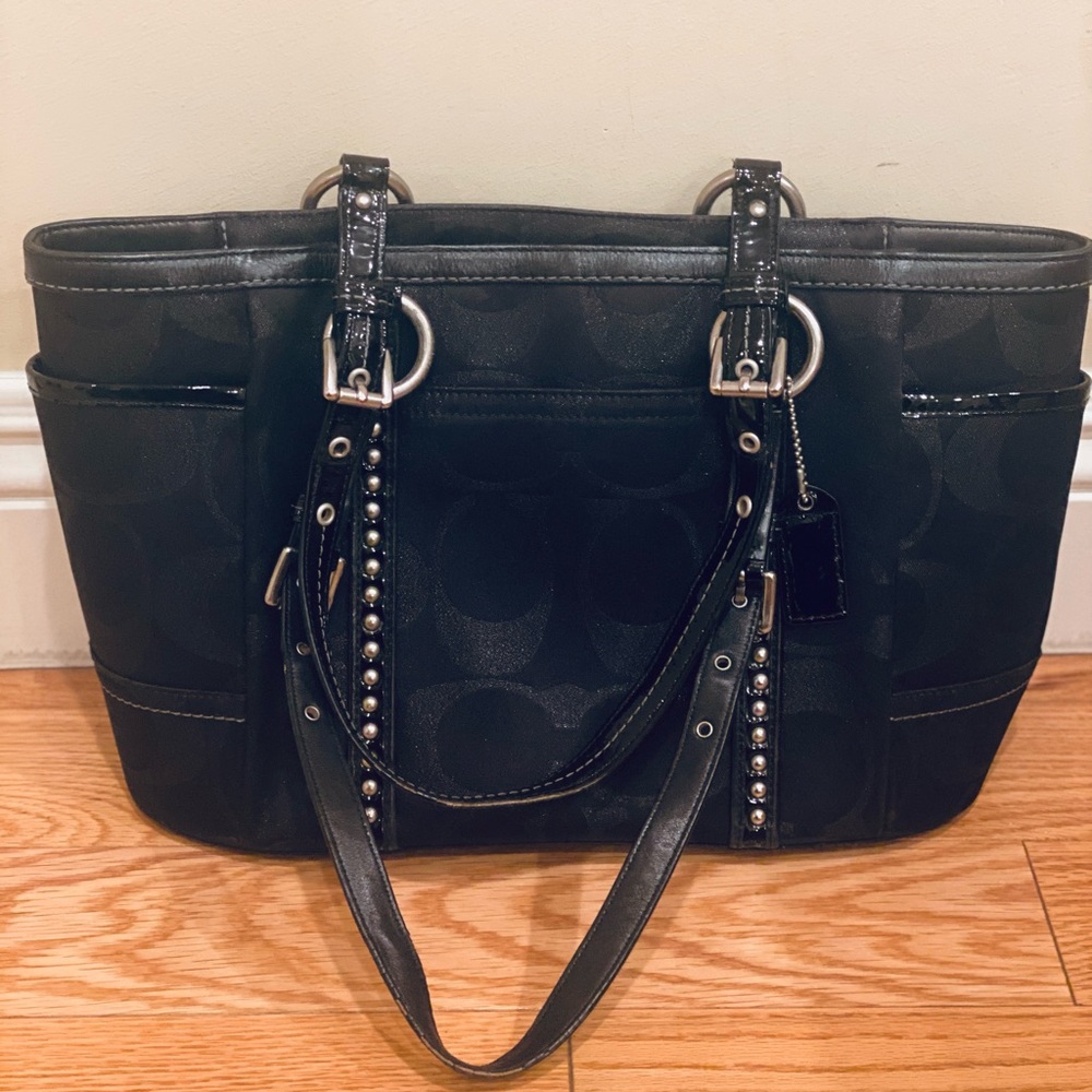 Designer Coach Tote Handbag. Black Color